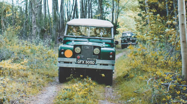 Land-Rover Series 2 off-roading